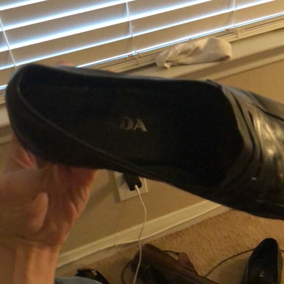 Prada black Italian leather dress shoes - Picture 2 of 4
